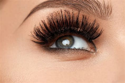 cumbrella eyelashes - why were eyelashes invented.